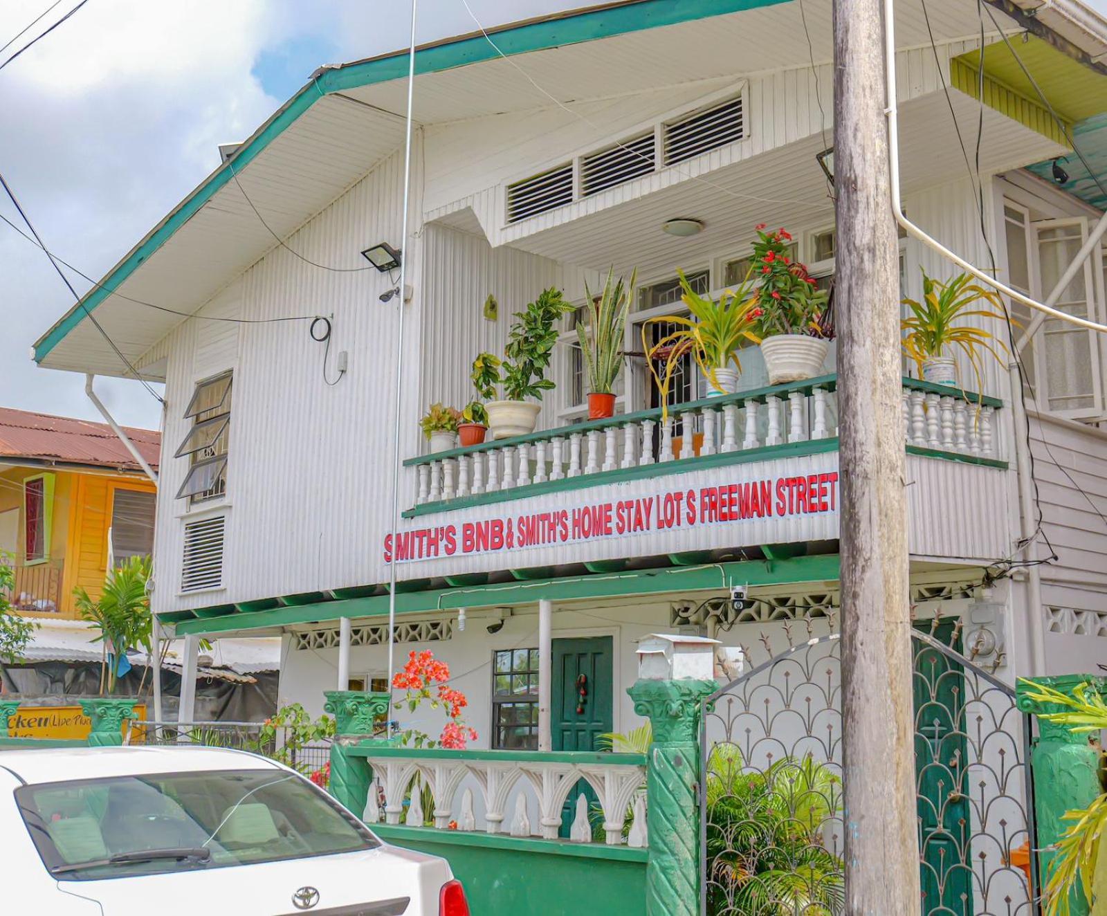 Smith'S Homestay Georgetown Exterior photo